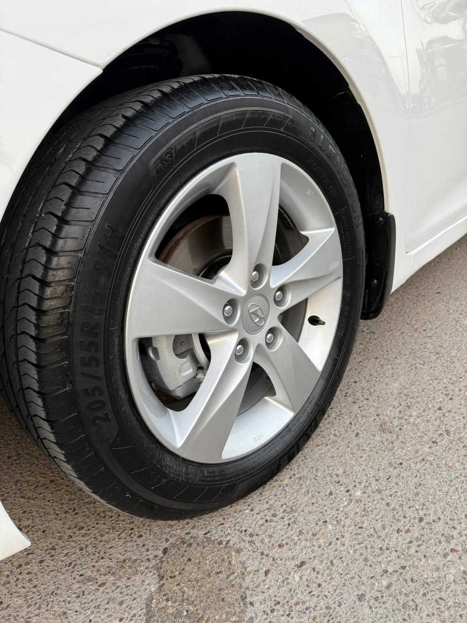 ‏سلام عليكم  النتر 2014 خليجي  سياره كفاله عامه عده شبر بارد بل بنيدسياره مكينه 1800دوش المرغوبه داخل لونين عسلي سياره واسودّ مواصفات السياره شاشه كأمره مري كهرباء تحكم مخود جهتين  سياره ع وضع الشركه حتى تبريد مال شركه سياره خمسه ويل كب سبير منازل فول عده البصمه سياره احلى من الصور السعر 132وبيها مجال الشراي موقع السياره شارع فلسطين اوكراده  رقم ***********متواجد واتساب
