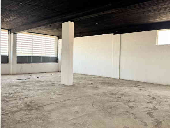 سلام عليكم 
محلات للايجار السنوي 
محلات مساحة الواحد 52 متر طابق أرضي الواجهة 4 متر نزال المحل 13 متر 
و قاعات الطابق الاول مساحة القاعة الواحدة 93 متر الواجهة 8 
مكان تجاري على شارع كوفة نجف مقابيل جامعة الكوفة 
مجاور دائرة التجارة ( أول متنزل من جسر مستشفى الصدر على شارع الكوفة على ايدك اليمنى ) ملاحضة / موقع تجاري 100% 
(وتوجد ساحة مقابيل المحلات)
للاستفسار اكثر الاتصال على الرقم 
× اني بس ناشر للمجمع ما اعرف الاسعار 
***********
