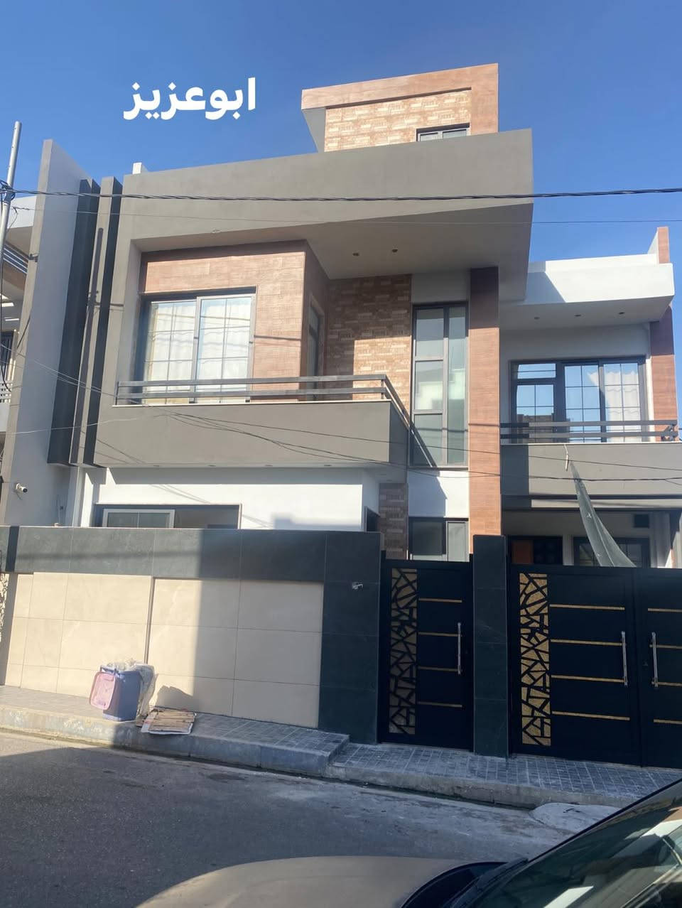 الحمدالله تم إكمال صبغ الواجهه وصبغ صفحه البيت بماده وتر ستوب وصبغ  البيتونه من الخارج وصبغ ستاير السطح وصبغ منور وصبغ الأبواب  وهذا الشغل أمامكم  وان شاءالله ينال إعجابكم للاستفسار على الرقم ***********
