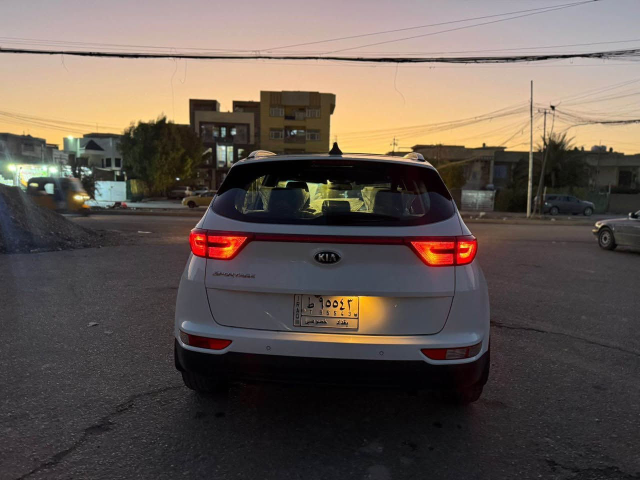 السلام عليكم عندي كيا سبورتج 2017 خليجي فول 1/1 السياره كفاله من الصبغ والضربه والتبديل والكير والمكينه ماشي 70 الف حقيقي بيها فقط بارد باب الصدر مقدار شي بسيط كلش رقم بغداد تحويل ثاني يوم
محرك 2000
بصمه
بانوراما
سايد بريك بصمه
كشنات كهرباء
جلد حمصي
جنطه كهرباء
شاشه اصلي
اريل ماوس
وباقي المواصفات للفول الفول
مكاني بغداد
السسسعر 
188$
الاتصال
*********** بغداد, العراق
