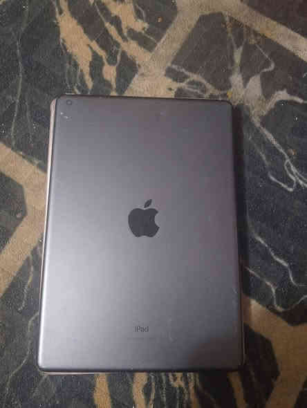 ايباد 8 ذاكرة 32 جهاز نضيف وشغال شاشة مكسورة فقط يحتاج تبديل شاشة السعر 85 كربلاء حي العامل *********** كربلاء
