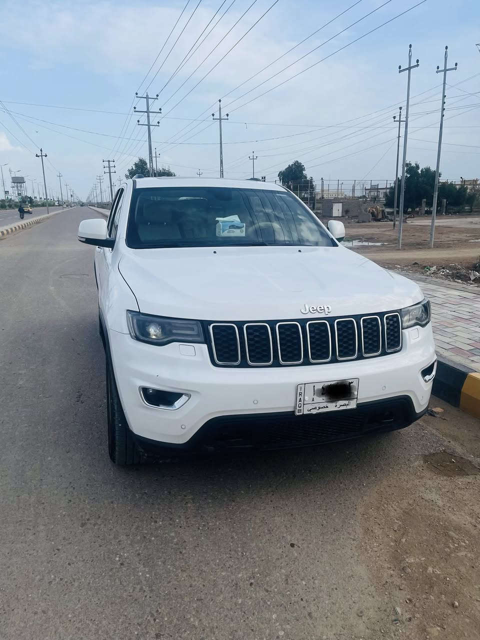 سلام عليكم جيب شيروكي لمتدد  خليجي مكفوله موديل 2019. ماشيه 160 رقم. بصره سعره 260وبيه مجال قليل 📞***********

