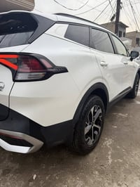 كيا سبورتج وارد أمريكي موديل 2024  حادثها كما في الصور  تبديل باب خلف ...