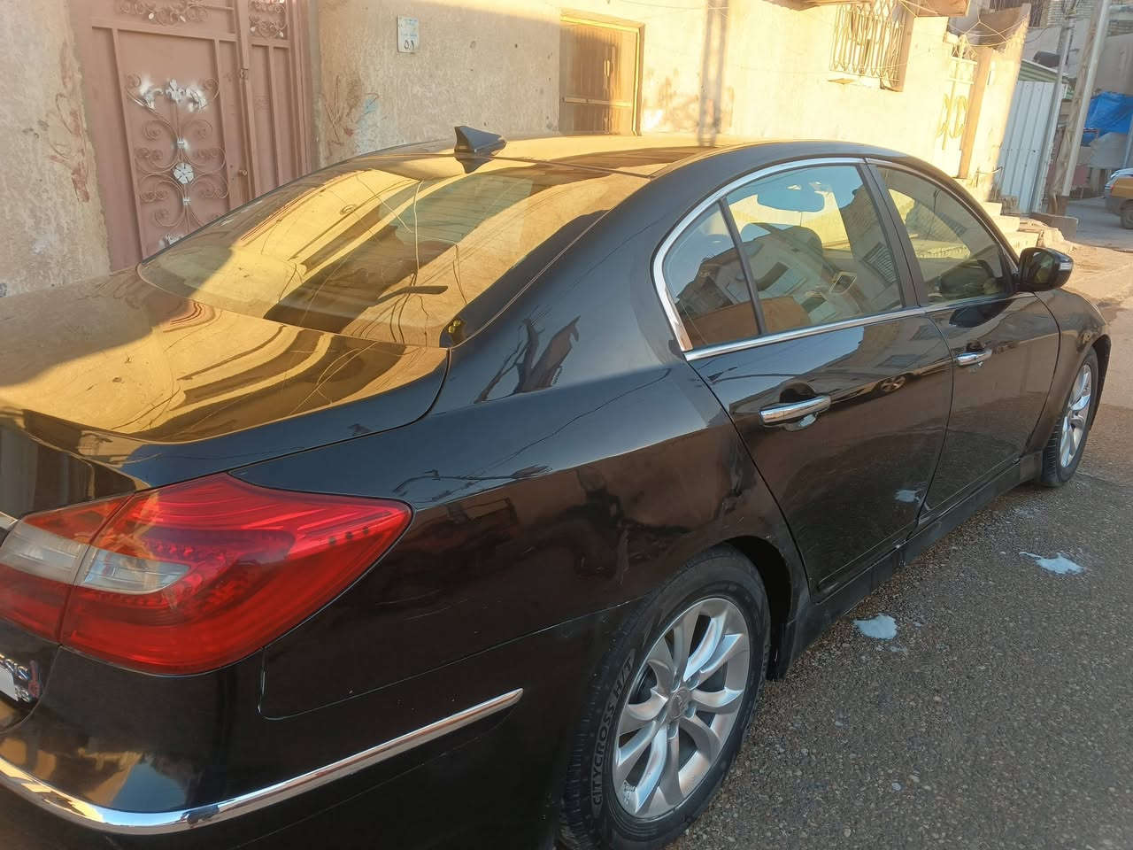 جينسيز 2012 امريكي
حادثها جاملغ وبنيد صفحه الصدر 
السياره جاهزة ***********
