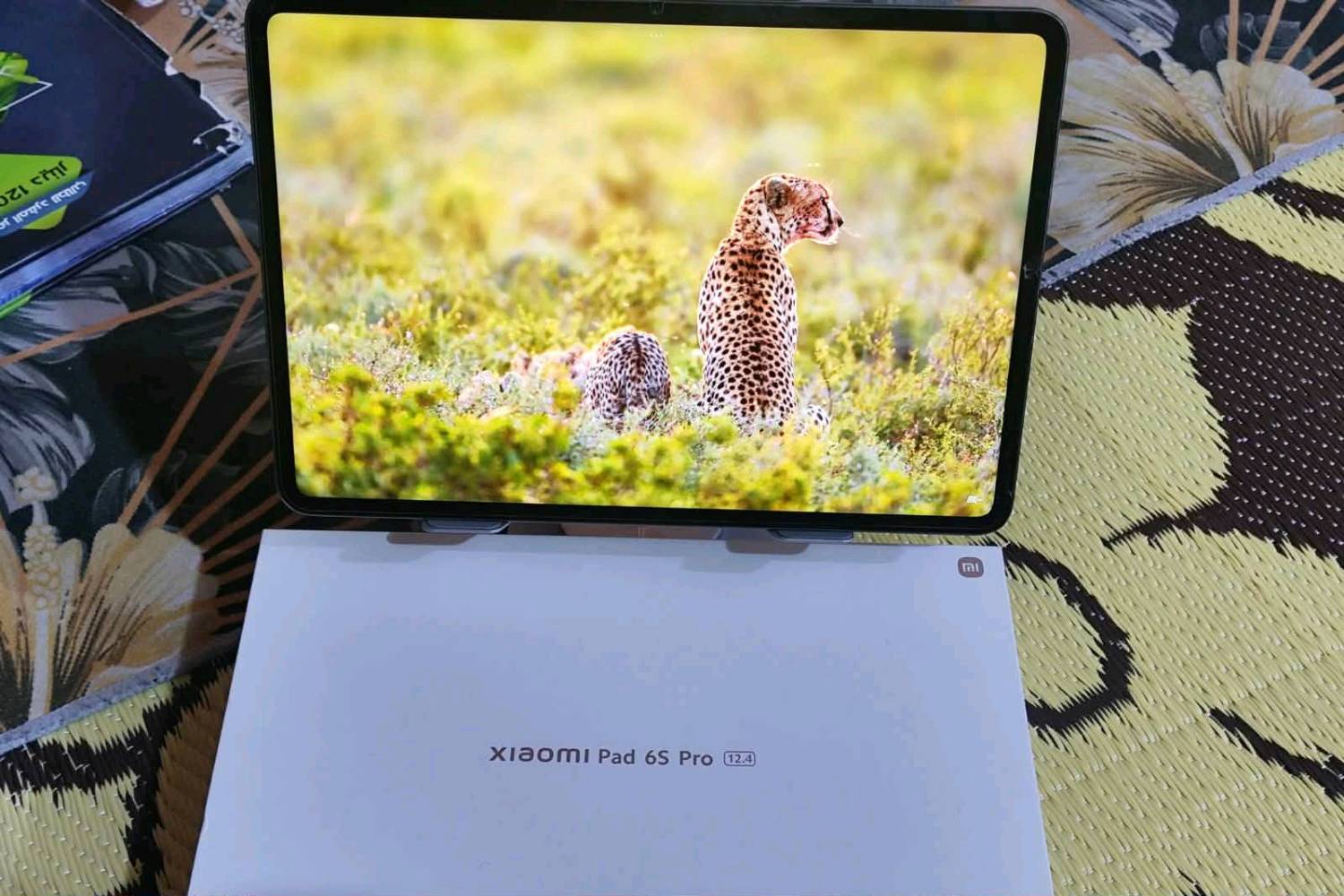 السلام عليكم ايباد شاومي bad6s pro غني عن التعريف النضافه 100% الاستعمال شي قليل جدا بس اقرا ملازم عليه.البطاريه 10.000 الشاحن120w مع الكڤر مالته يشغل فيديوهات بدقة3k بوبجي ما ادري لأن ما العبها.اما باقي الالعاب بالراحه 120fps لا تكسر بيه