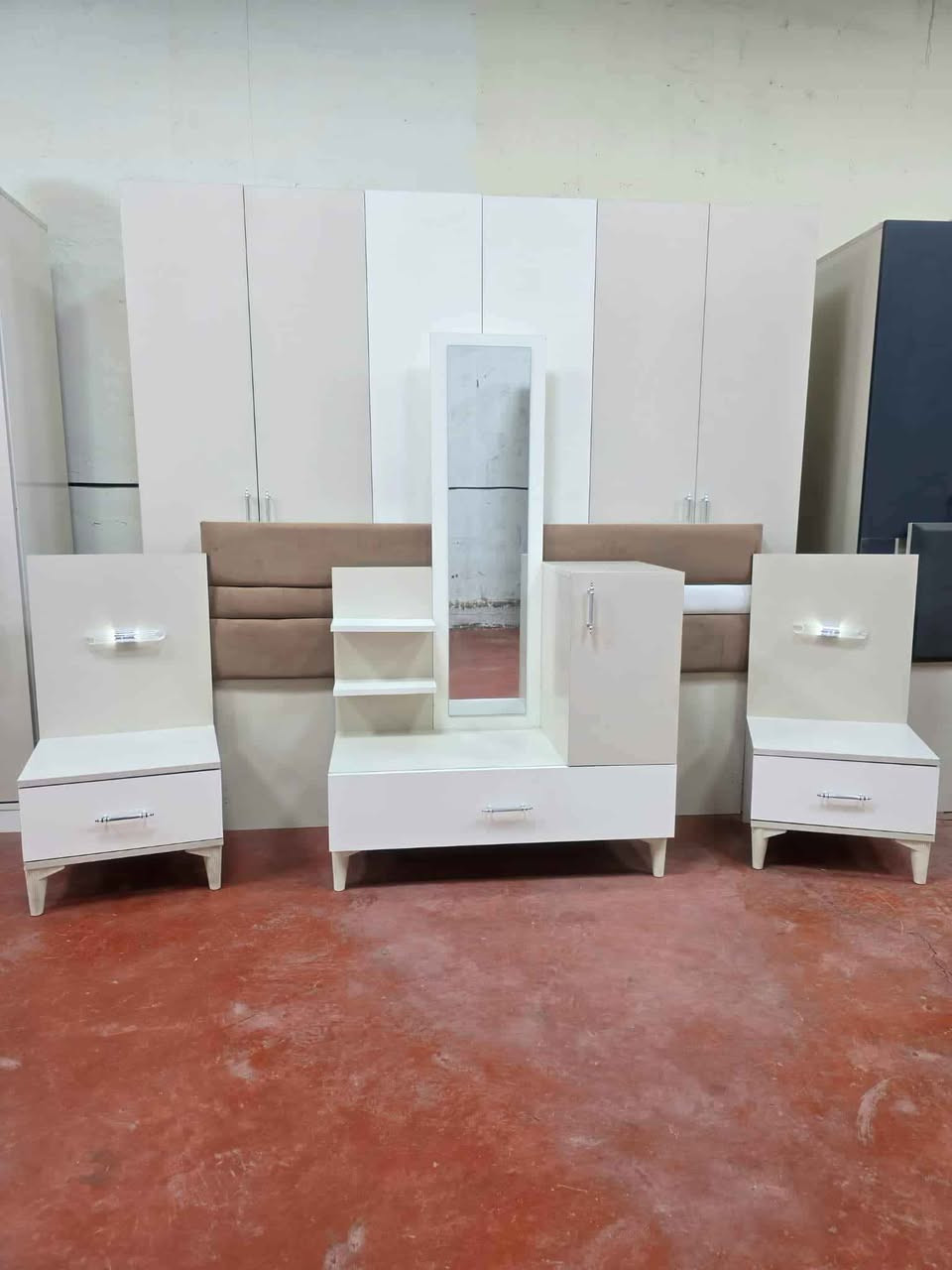 💎🔥 غرفة تركي مستخدم – 6قطع كاملة 💎
💯 نظافه 95% |  نظام أبواب مرتبه 
💸 السعر: 500 قفل
🪛 شد مجاني + 🚚 نقل مجاني داخل بغداد 
#يوجد.انواع الغرف خاص بغداد, العراق


**إذا كنت صاحب هذا الإعلان وتريد حذفه لأي سبب، رجاءا أرسل رسالة إلى الدعم الفني**