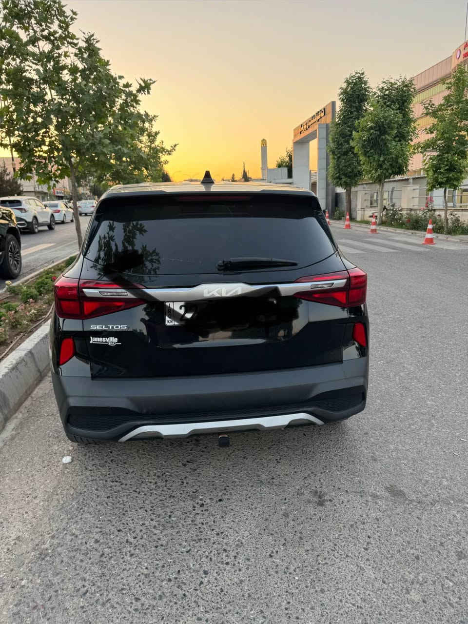 كيا سيلتوس موديل ٢٠٢٣ نصف موسفات دبل اكسن سيارا كلش حلو نظيف دينار ما بي مصرف بجم كبس خلفي كبس جاملغ باب سبخ بدون دواخل بدون ايرباك ايرباكت كل كل سليم معرك ٢٠ دوش مرغوب مرقم اربيل تحويل وكاله نفس يوم سعر ١٤٥$ مجال كلش كلش قليل 
واتس ابب. ***********  صوره حادث موجود أربيل, العراق
