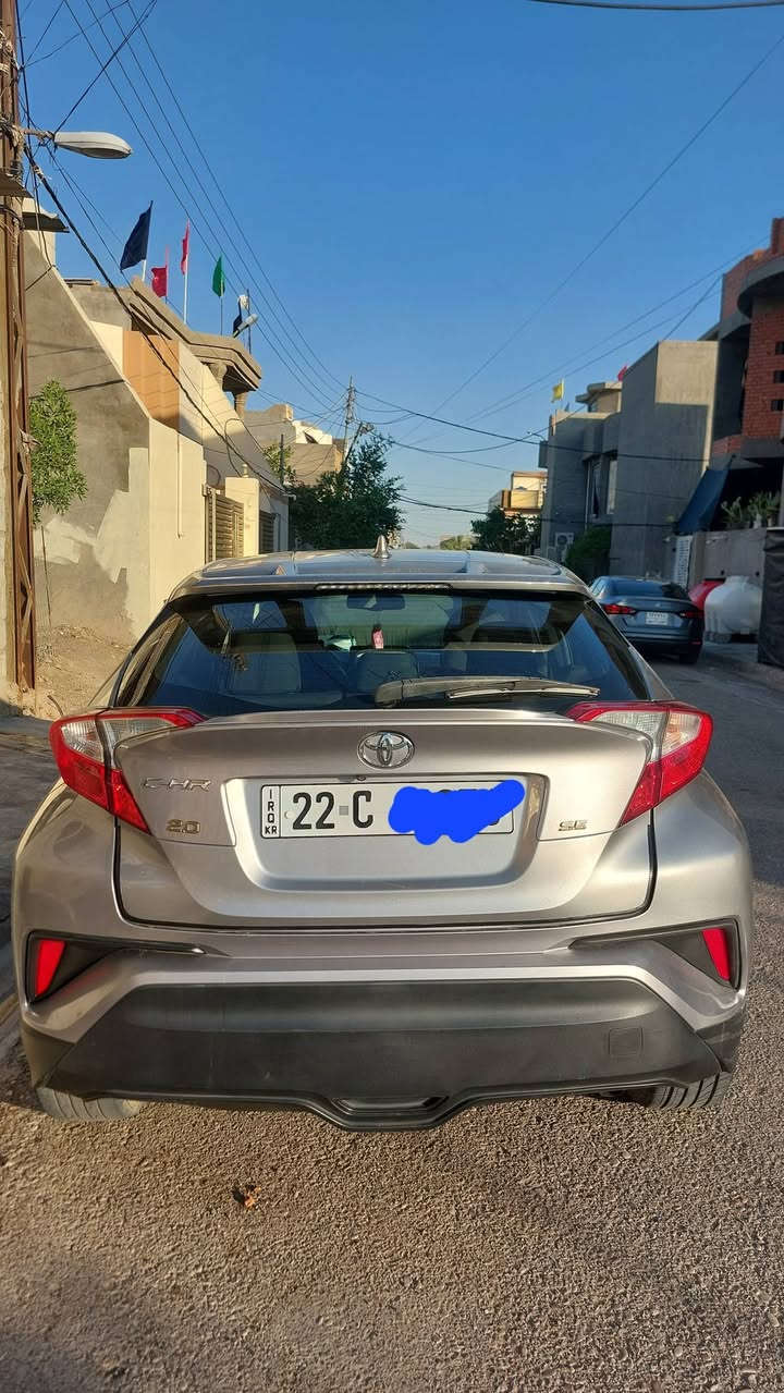 تيوتا CHR موديل ٢٠١٨ وارد امريكي كلين بدون ضرر لون سلفر رقم اربيل محرك ٢٠٠٠ مواصفات فول تحكم جهتين رادار أمامي كامره خلفيه   السونار مرفق مع الصور  للاستفسار اكثر الاتصال على الرقم ***********
