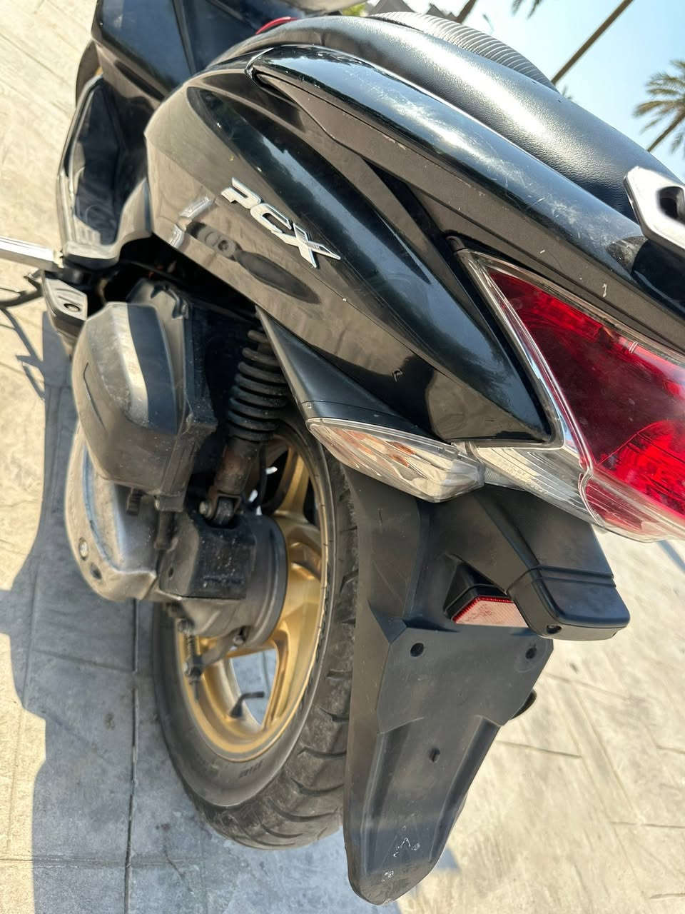 السلام عليكم 
بيسي اكس psx
جيل اول وارد يابان 
مكينة150cc 
تدفأة يدات 
منضومه زنون 
كاسحه 
دراجه شوفه عينك نضافتها 
شلعه معدل اتشلع تبليط 
السعر 1300
اتصال فقط رصيد ***********
