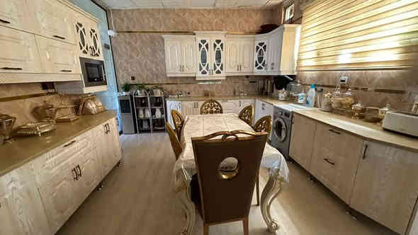 دار للبيع طابو صرف طابقين بناء درجة اولى موقع مميز جدا 
الموقع الرمادي حي الظباط الورار قرب دائرة البيئة 
المساحه 336 
الدار يتكون من طابقين الطابق الارضي غرفتين نوم استقبال هول صاله مجمع صحيات خارج وداخل كراج سياره حديقه مطبخ حار بارد مع مخزن 
الطابق الثاني صاله كبيره مع 3 غرف نوم اثنين منها نظام سويت ماستر مع بلكونات للغرف مع مخزن 

الدار مؤثث ويباع مع الاثاث 

الصور موضحه التفاصيل للدار 

الاستفسار والتواصل مكتب النبال للعقار الرمادي الصوفيه خلف ساحة الاحتفالات سابقا بجانب الحديقه الاتصال 
***********
***********
***********
متوفر واتساب لجميع الارقام
