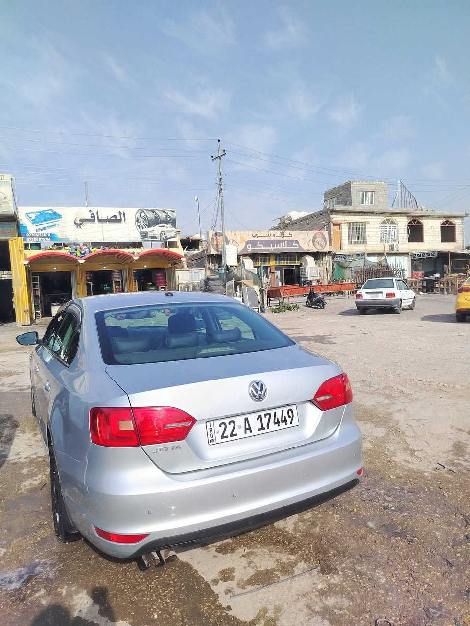 سلام عليكم جيتا 2014 رقم اربيل الجديد بأسمي سنويه لل 31 خليجيه السياره محرك 2000 تنفس طبيعي محرك وكير وحداديه جيد جدا تخم تاير دواخل حلوه السياره نظيفه جدا بيها بارد قليل بالجاملغ الامامي  موضح بالفديو السعر 115 مكانها كربلاء المقدسة للاستفسار اكثر ***********
