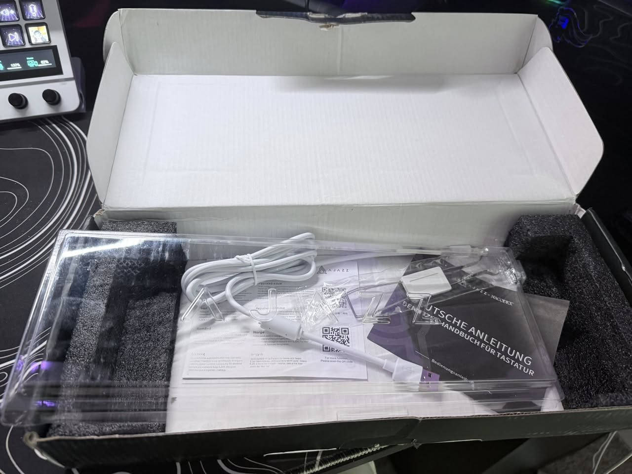 للبيع كيبورد اجاز ak650 جديد فتحته على كد الفحص
السعر 40 الف


**إذا كنت صاحب هذا الإعلان وتريد حذفه لأي سبب، رجاءا أرسل رسالة إلى الدعم الفني**