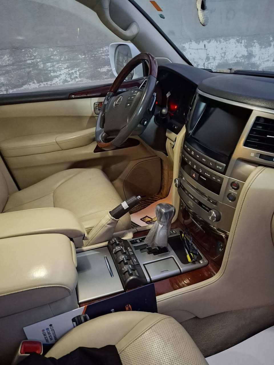 السلام عليكم.... لكزز ٢٠١٤ رقم اربيل باسمي سياره جاهزة ومابيه نقص مكانه بغداد حي القاهرة *********** السونار منشور
