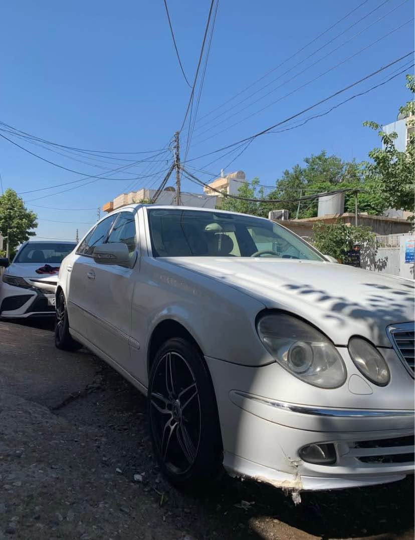 بۆ فرۆشتن و گۆرینەوە 
مارسیدز مۆدێل ٢٠٠٣ ئاڕمی هەیە ڕەقەمی بەخدادە . مەکینەی غەواسە  بێ بۆیاخە سەیارەکە پاک و بێ کێشەیە نرخی ٧٥  گەڵا و مەعەمەلا    گۆڕینەوەش ئەکەم لەسەر دڵ گرتن. لە سلێمانیم. *********** السليمانية, العراق
