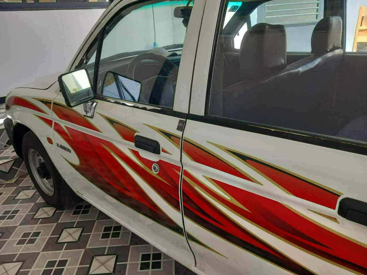 للبيع سيارة ميسبوشي موديل 2000 تبريد شغال رقم بصرة انكليزي تحويل بكل المحافظات السعر 60 وبيها مجال ومراوس حسب القناعة مكان سيارة تكريت الرقم 
***********
***********
