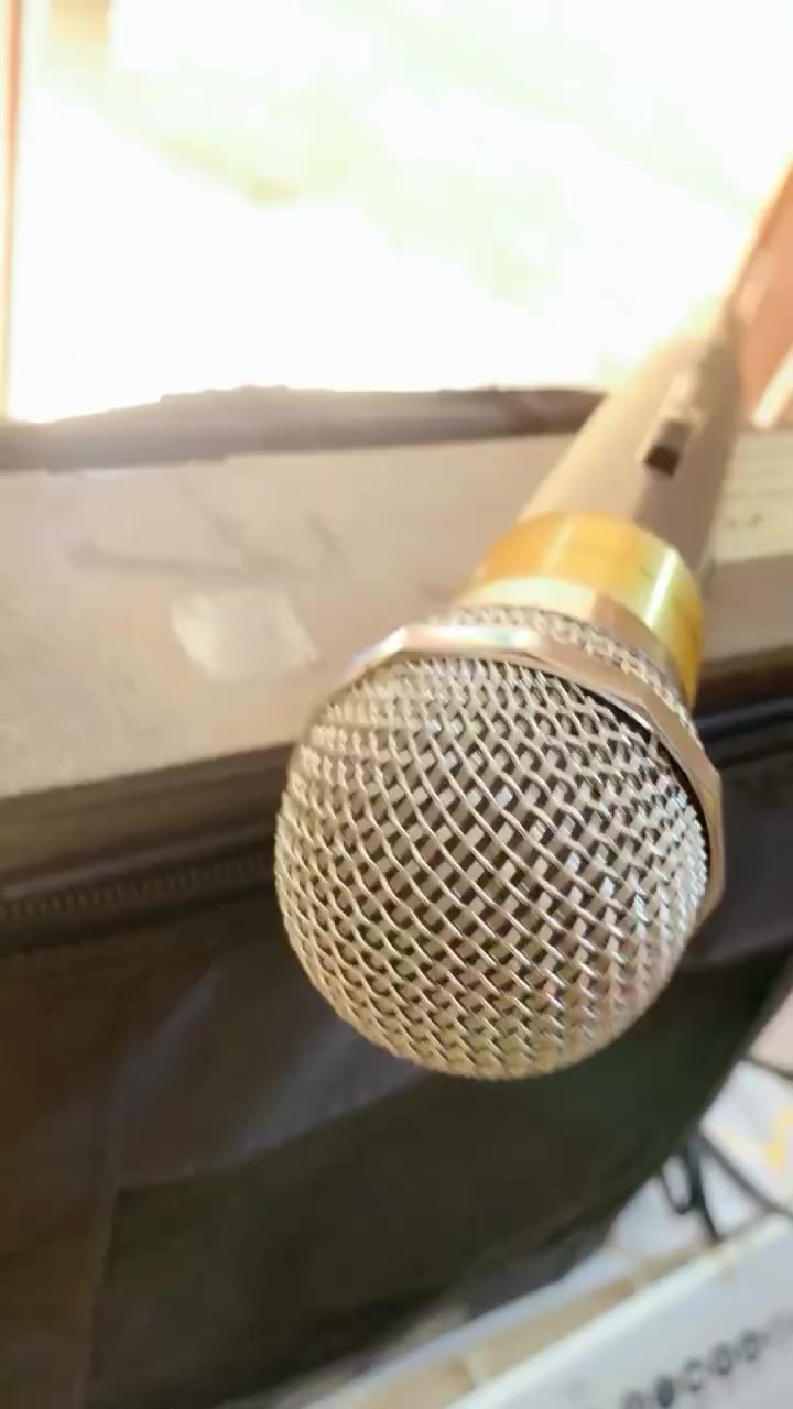 سماعه اكو غزل شرط الفحص صار سبوع من ماخذيه تشتغل بلاتوث وشحن ومايك


**إذا كنت صاحب هذا الإعلان وتريد حذفه لأي سبب، رجاءا أرسل رسالة إلى الدعم الفني**