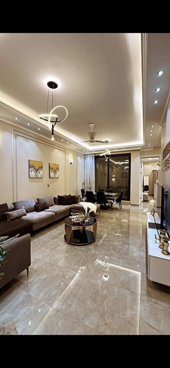 للبيع  في السيديه ^^
مساحه 200 م*
واجهه 8 *
4 غرف نوم *
حمام متعدد *
بناء حديث وكامل مواصفات *
الضباط خلف الاقصى * 
للتواصل 
***********
