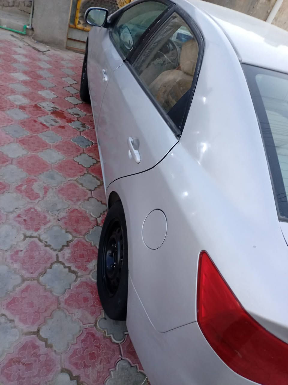 كيه فورتي 2011
مصبوغه عام جماليه فقط 
بيها جاملغ 
ارضيته جلد 
مكينه 2000دوش 
ماشيه 123ما تعبانه سياره 
ناصريه مركز 
***********
ما متواجد ع الفيس
