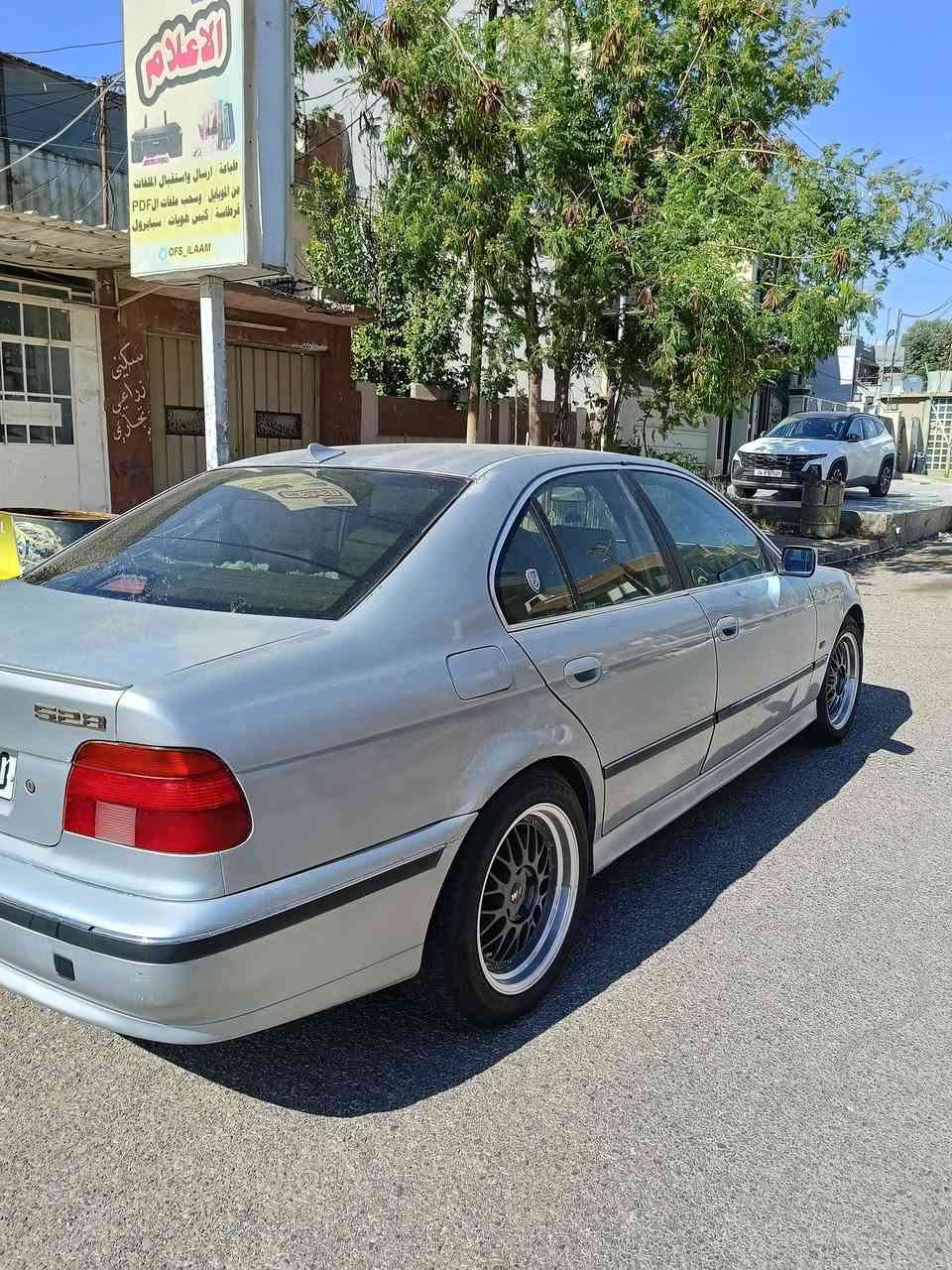 بي ام موديل 1996 اصل 528 محرك 25 تك فانوس جديد مال كصة كير توماتيك جديد مال كصة حدادية طخم كاملة وايرمنية كاملة منضومة تبريد جديدة ومنضومة تدفئة جديدة داخل كشنات تفصال جلد ودوشمة من الدبشول لي الدشبول الخلفي تايرات ويالا جدد سنوية وارقام مصطرة هزة جديدة صاعدة اضوية زنون وشاشة وسماعات جي بي ال اصلي مشدود عليها بيها ضربة بل جاملغ امامي بدون شواصي بدون كص بدون معجون مرجعة عل بارد الطخة كلش جديد مصبوغة عام للجمالية ***********
