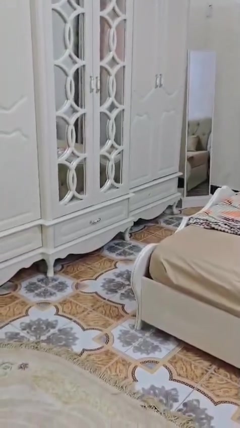 شقه مؤثثه للايجار حي اور شارع الصفاه غرفتين وصاله ومطبخ وصحيات نضيفه الشقه الايجار 600 
مكتب البيت العربي للعقار
 ***********
***********
