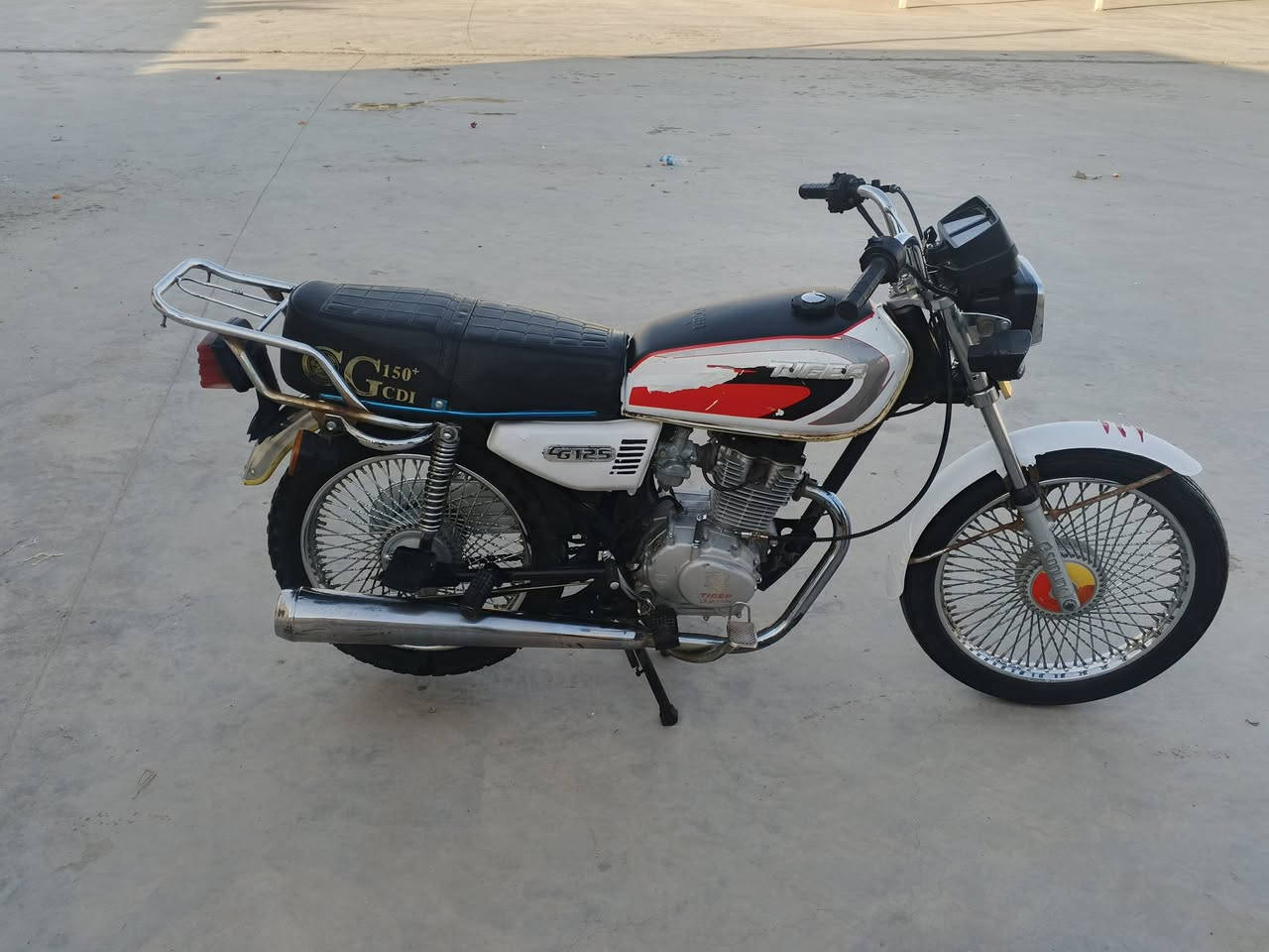 سلام عليكم دراجه نضيفه دراجه اوراق بيها مكاني ديالى كنعان وسعر 450وبيه مجال رقم ***********
