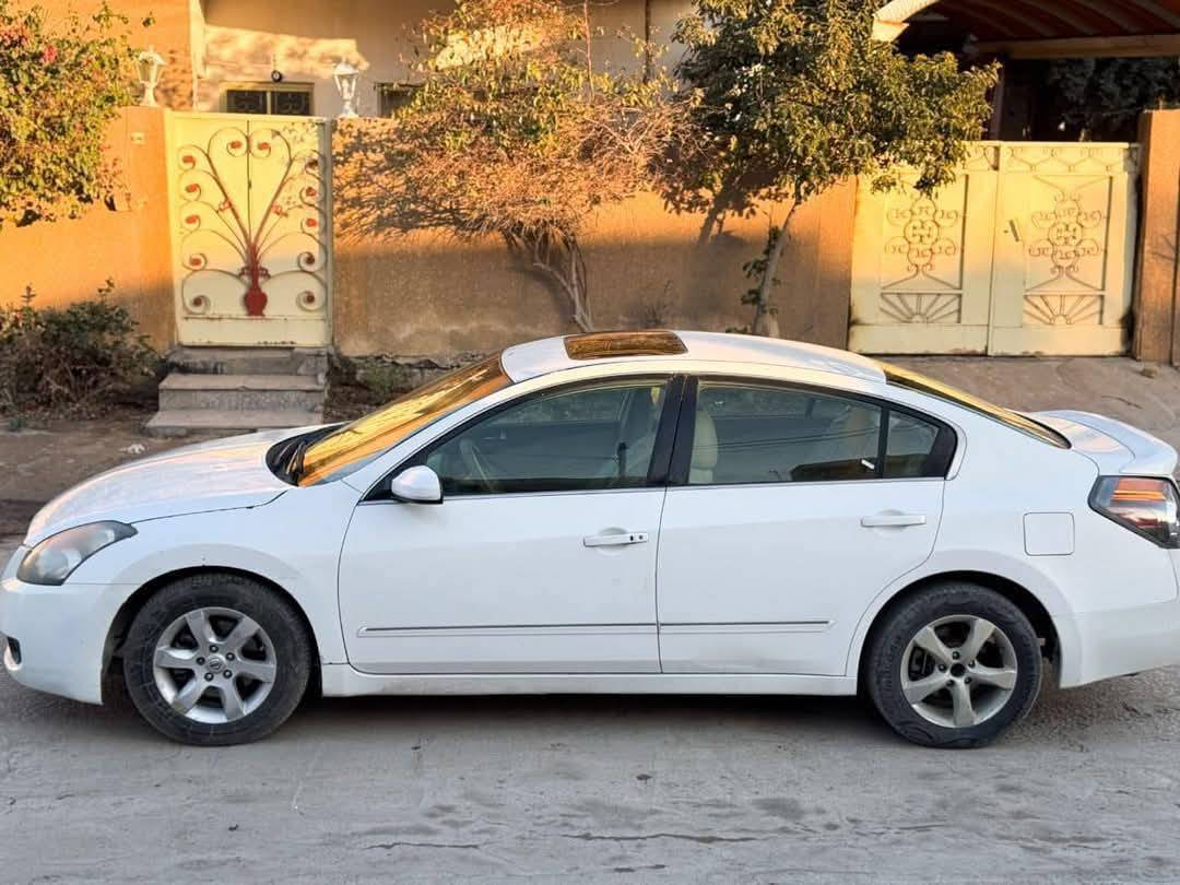 السلام عليكم نيسان التيما 2008 خليجي مصبوغة حزام كامله من كلشي تحويل مباشر السعر 72
***********
