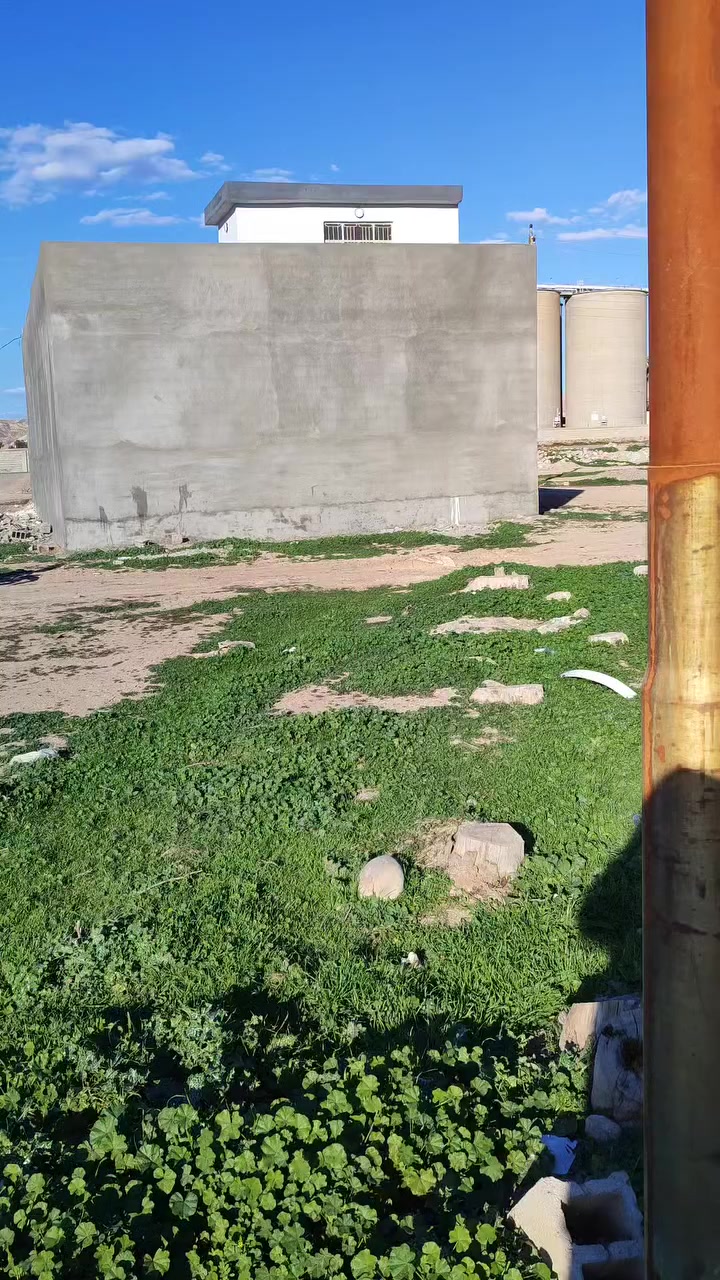 قطعة أرض للبيع واجه 10 وعمق 20 خلف سايلوا بيها خدمات كهرباء ماء مجاري الي يريد يخابر***********
