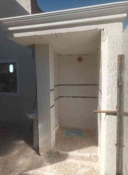 سلام عليكم مشتمل ١٠٠ م على ساحه بيت جديد كلش مناقص اي شي العنوان الحسينيه خدمات مصقط بل ١١ على ساحه الشويلات السعر ٥٥   ***********
