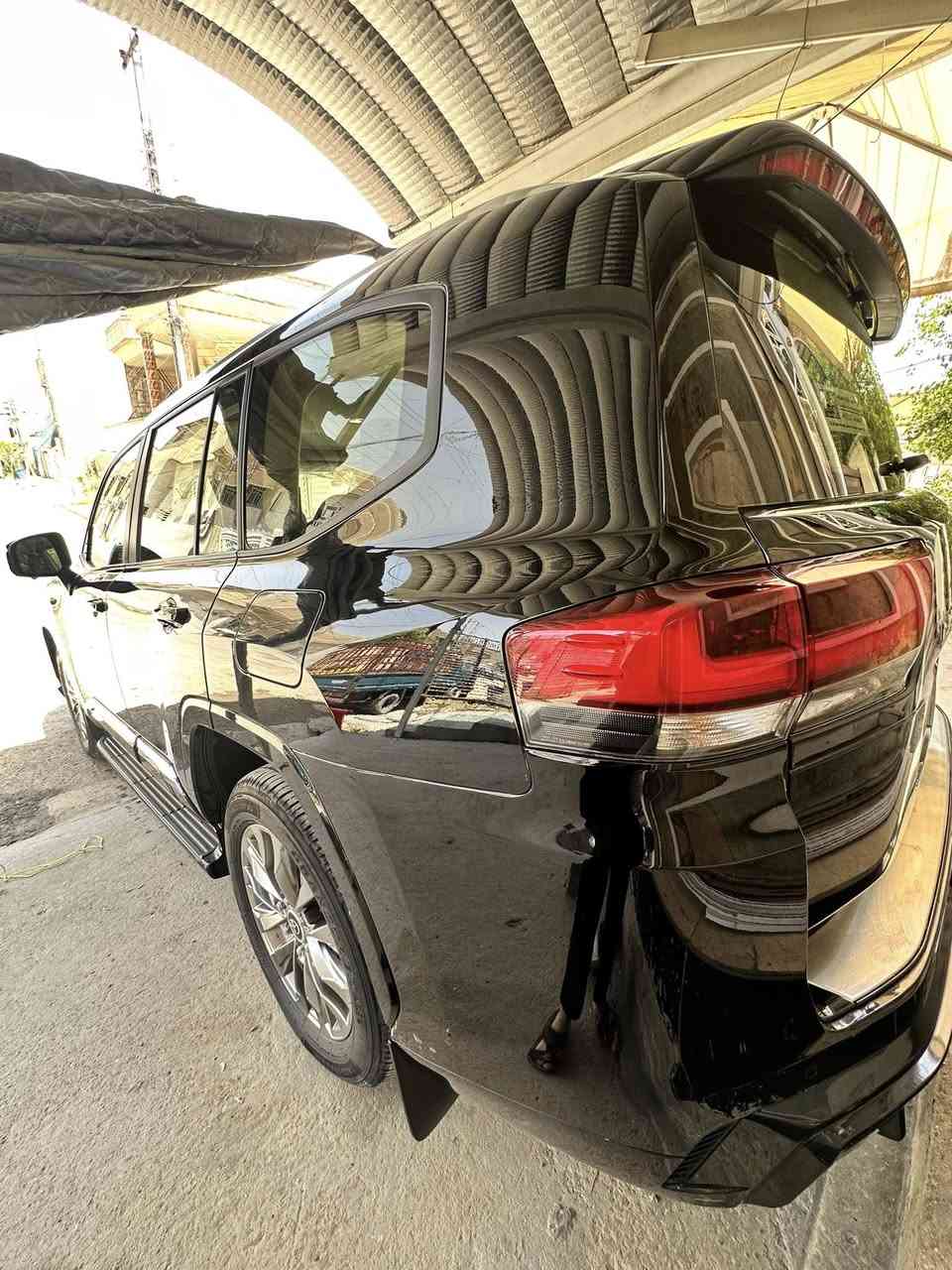 للبيع 🚘
لاندكروزر 2024 بريميه
اللون: أسود 🖤
الممشى: 22 ألف كم فقط

✨ المواصفات:

* فتحة سقف
* 3 شاشات
* بصمة وتشغيل ريموت
* كاميرات وسنسرات
* داخلية نظيفة جداً
* سيارة بحالة ممتازة

السيارة مرتبة وما تحتاج أي صرف
للاستفسار مراسلة خاص �***********

