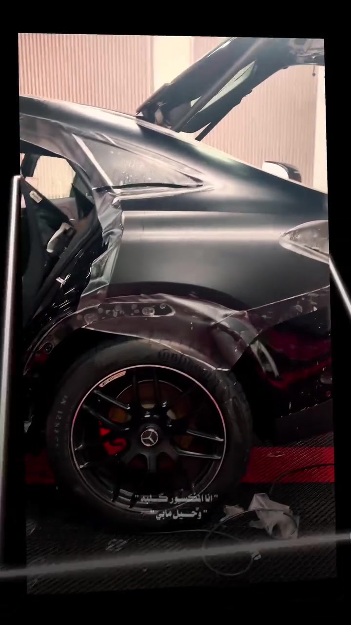 تتم تغليف مارسدس Gle 2024 بافلام الحمايه طافي🖤الامريكيه ضمان ١٠ سنوات ادامه كل ٦ اشهر مجانا للحجز والاستفسار الاتصال ع رقم 
***********
او زورونا موقعنا الكراده قرب  نزلت جسر ربيعي
