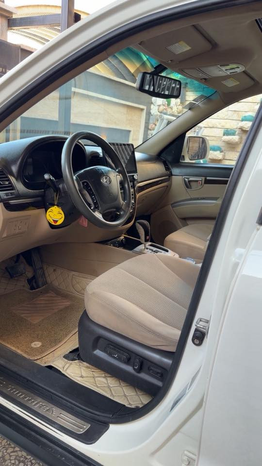 للبيع سنتافية ٢٠١١ خليجي فول مواصفات ١/١ محرك ٦ سلندر
سيارة مكفولة من صبغ فقط شي بسيط بالجاملغ ال امامي وشرط الفحص  
رقم بغداد مشروع وطني سنوية ب اسمي المواصفات :-
١- بصمة ابوب + تشغيل 
٢- فتحة ( سلايد )
٣- ٧ راكب 
٤- تبريد ٣ قطع ( مركزي ) 
٥- مري شفط 
٦- شاشة كبيرة + كامرة 
٧- فور ويل 
٨- محرك ٦ سلندر 
٩- ماشية ١٠٢ كيلو 
١٠-ثلاجة 
وباقي المواصفات المعروفة لل سنتافيه ملاحظة 
( صبغ فقط بالجاملغ ال امامي شبرين وباقي السيارة مكفولة )
عنواني بغداد حي الجامعة 
السعر ١٤٩ ورقة 
***********
