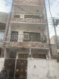 شارع المركز • ٦٥م • ثلاث طوابق