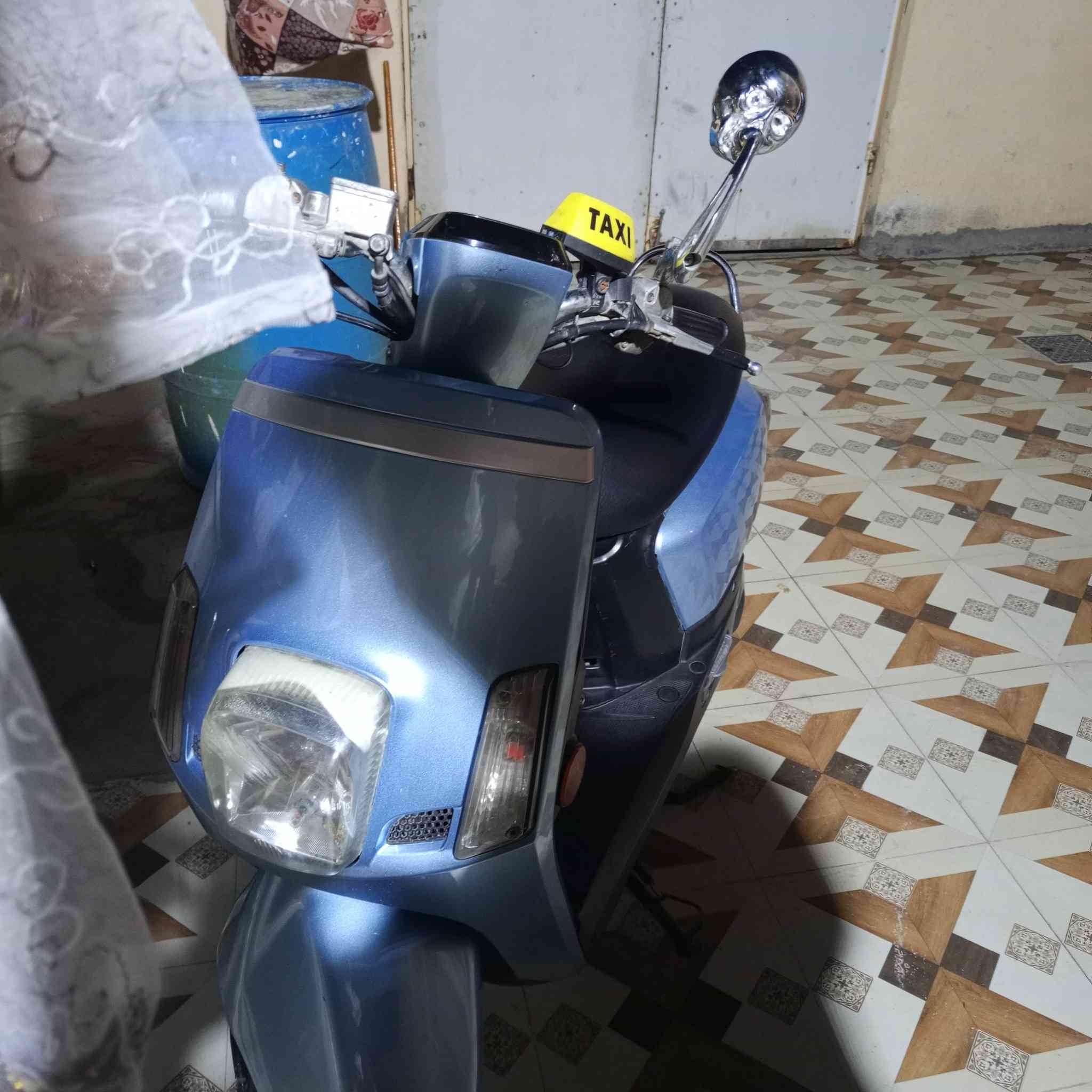 بوليس مسطره موديل 2013
ناشفه فقط اشايره ماتشتغل وعداد شاشه
تجي تفحص بعينك ماغشك ولا كلك هيج وتجي تشوف غير شيء
مال جناي ياخذه ماراح يتعب عليه 

***********
