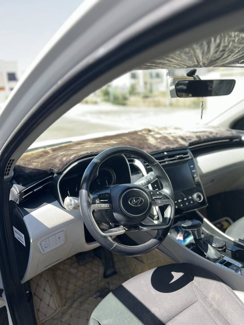 للبيع 🔴 توسان 2023 🔴 خليجي بعدها وكاله مكفوله ما عدا بيها بارد جاملغ خلفي جهة السايق 
مواصفات : 
· تشغيل بصمه 
· تثبت مسار 
· تدفئه كشنات 
· أنظمة قياده ( ايكو ، سبورت ) 
· شاشه تحكم لمس 
· تدفئه ستيرن 
· بصمه اربع أبواب 
· شاحن واير لس 
سياره حلوه ونظيفه ما متعوبه 
مكان السياره : كربلاء المقدسة: حي الحسين 📍
سعر : 210 وبيها مجال بسيط 
رقم الهاتف : ***********
