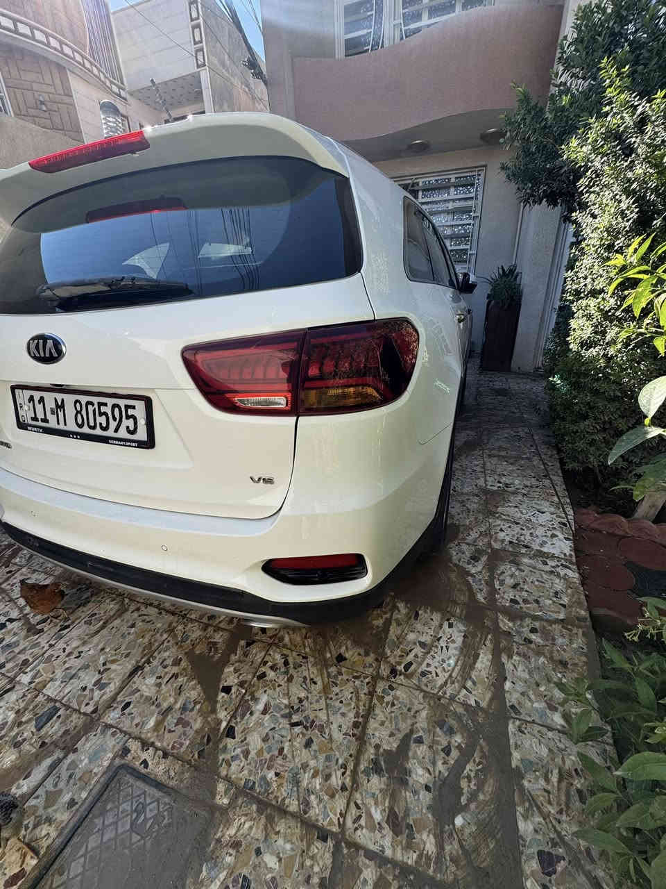 سلام عليكم سورنتو موديل 18 شكل ال 20  خليجي
فول مواصفات ماعده الفتحه 
بصمه تشغيل تقفيل 
حساسات امامي خلفي
كشنات كهرباء 
كشنات جلد 
تحكم ستيرن 
و بيها بعد هواي مواصفات 
السياره مكفوله كفاله عامه ماعده بارد بصيط  بل باب 
رقم بغداد باسمي  هزه جديده صار سبوع 
*********** واتساب فقط 
ب 245 بيها مجال
