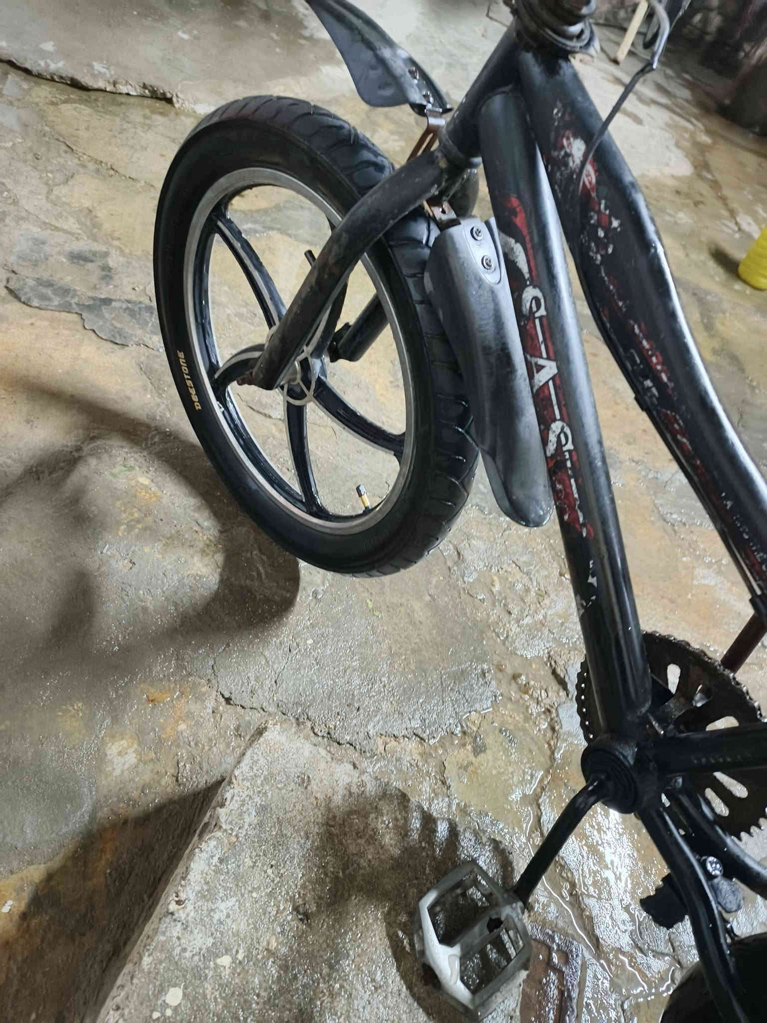 السلام عليكم
باسكلات حجم 20 للبيع
نظيفات
نقصهن بريكات (الوايرات بس موجود يدات)
الواحد سعرة 40
وإذا ثنينهن تاخذهن عل 70
العنوان الرمادي حي البكر قرب النادي الملكي
للاستفسار الاتصال ***********
