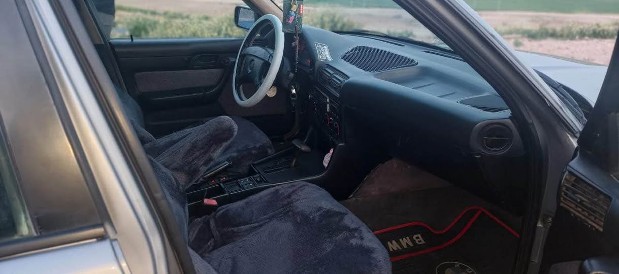 Bmw525iA 1992 بێ لێدراو به‌شه‌رت له‌سه‌ر بیلاد ماوه‌  هه‌موو گیانی ئیشه‌كاو به‌شه‌رت سه‌نویو ره‌قه‌می تازه‌یه‌ به‌شه‌رت ته‌حویل غه‌رامه‌ 

***********

0771 546 6400 كركوك, العراق
