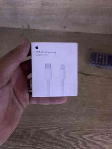 السلام عليكم 
كيبل شحن اصلي 100% جميع الايفونات 

توصاله آيفون من 7 إلى 17
سعر القطعه ٧ الاف 
بغداد البلديات 
***********
