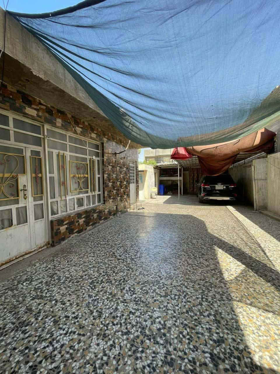 السلام عليكم بيت للبيع طابو صرف حي البتول شارع المؤسسة المساحة 100 متر مربع +تشجير من ضمن البيت  طابقين الطابق الاول استقبال معزوله عن البيت + غرفتين + مخزن +حمام داخلي وحمامات خارجيه وصاله +مطبخ حار الطابق الثاني غرفتين نوم+ صاله  للاستفسار اتصال على الرقم او اتصال واتساب *********** او مراسلة الصفحة
