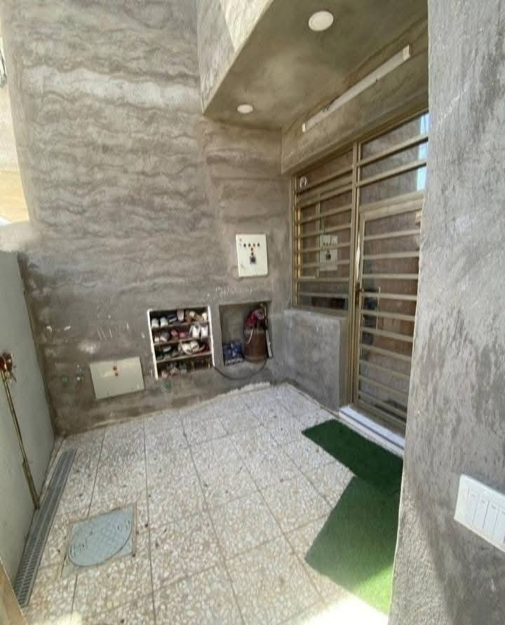 بسم الله وعلى بركة الله ماشاء الله بيت بناء حديث للبيع  المساحه ١٠٠ متر طابو زراعي سند ٢٥
بغداد زراعي الخطيب  شارع خولة بنت الامام الحسن كافه الخدمات موجودة ماء كهرباء مجاري تبليط البيت طابقين الطابق الأول طرمه حمام صاله مفتوحه مع الحولي ومطبخ مفتوح غرفه منور حمام والطابق ثاني غرفتين نوم وحمام مع صطحين مع بيتونه السعر مناسب لاتصال *********** واتساب
***********
