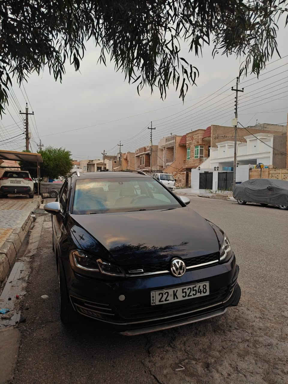 السلام عليكم 
#golf_alltrack_2018_SE
#السيارة #كلين تايتل بس تعديل بارد بسيط ومبين بالصور
ماشية 103000 كيلومتر قابل للزيادة 
فحص وهزة جديدة، وسنوية إلى شهر 12/2031 
#مواصفات se
بصمة 
مقاعد جلد لون بيجي 
تدفئة مقاعد 
بانوراما 
شاشة بلادية تدعم android auto & Apple car play 
لايتات زينون 
محرك 1.8 تيربو 
4 أنظمة قيادة، عادي، اقتصادي، رياضي ودفع رباعي 
ويل 18 
#للبيع 13500$ أو المراوس. 
***********
مكان السيارة الفلوجة
