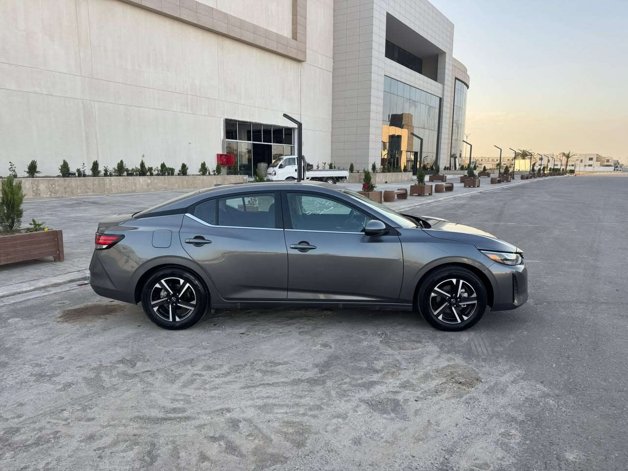 Nissan Sentra2025
للبيع 

نيسان سنترا 2025

السعر137 وبيها مجال للطيبين 

عداد المسافه 4 الف ميل فقط يعني زيرو

‎ وارد : امريكي صبغ بنيد  فقط مكفوله من الصواصي والدواخل

‎الموااااصفات تونس ✅

 ‎محرك  2000 دوش المرغوب 

‎بصمة تشغيل + البوب بصمة 

‎تشغيل عن بعد

‎حساس امامي خافي جانبي

انطفاء وتشغيل ذاتي بل ازدحام

‎مانع تصادم خلفي امامي

‎نظام تنبيه الخروج عن المسار

‎قيادة آليه 

‎تحديد مسار

‎لايت زينون عالي ناصي

‎تبريد بيانو

‎انضمة قيادة ( Sport ، Eco )

‎فول تحكم استيرن يمين يسار 

‎مراية تعتيم 

‎هزار الخروج عن المسار

‎دشبول مطرز جلد 
 

ويل 16 كروم  
  

‎سستم ايفون

‎ابل كاربلي

‎مثبت سرعة

مكاني بغداد حي الخضراء 

لاتصال /***********
