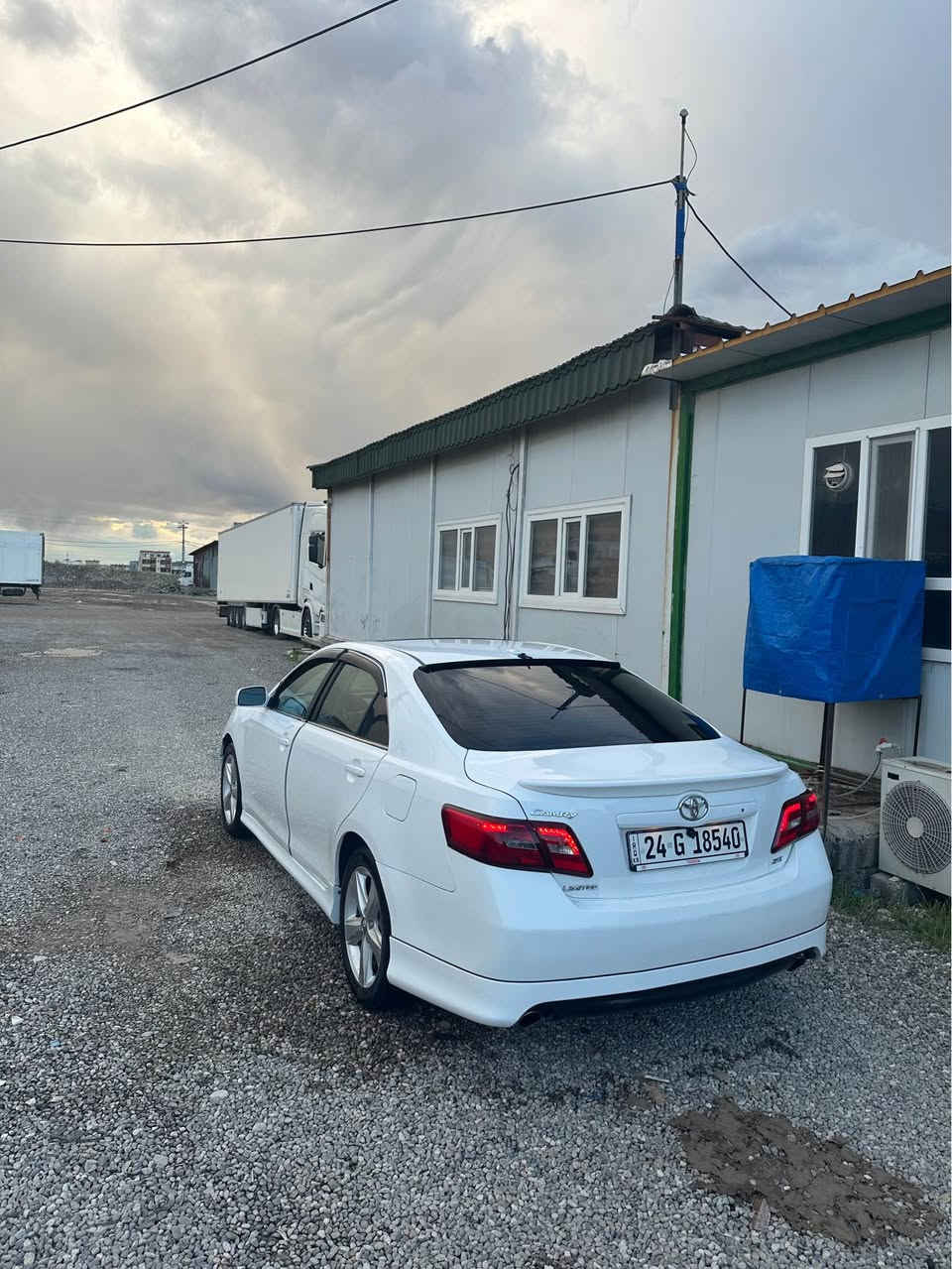 السلام عليكم
كامري 2011سبورتي شريكه داخل ره ش
سياره سلايت بلادي
ره نكي سپي به فري 
مكينه شه رت شه رت نه فه كري شريكه
ويل كب شريكه حجم 17
شاشه و كاميره 
كشن جلد شريكه.داخليه كا جان قه يسي يا هه ي
سياره شغاله سويج 
لايت زنون. بگ لايت ليد 
سنوي هه تا 2031جديده 
هزه هه تا 2027 جديده 
تحويل غرامات شه رت 
بوند و صندوق صبغ شه رت شه رت بي داخلي بس بو جاني 
سياره يا ماله .260هزارا جوي
رقم تلفون:***********واتساب.كورك
سياره ل زاخويه زاخو, دهوك
