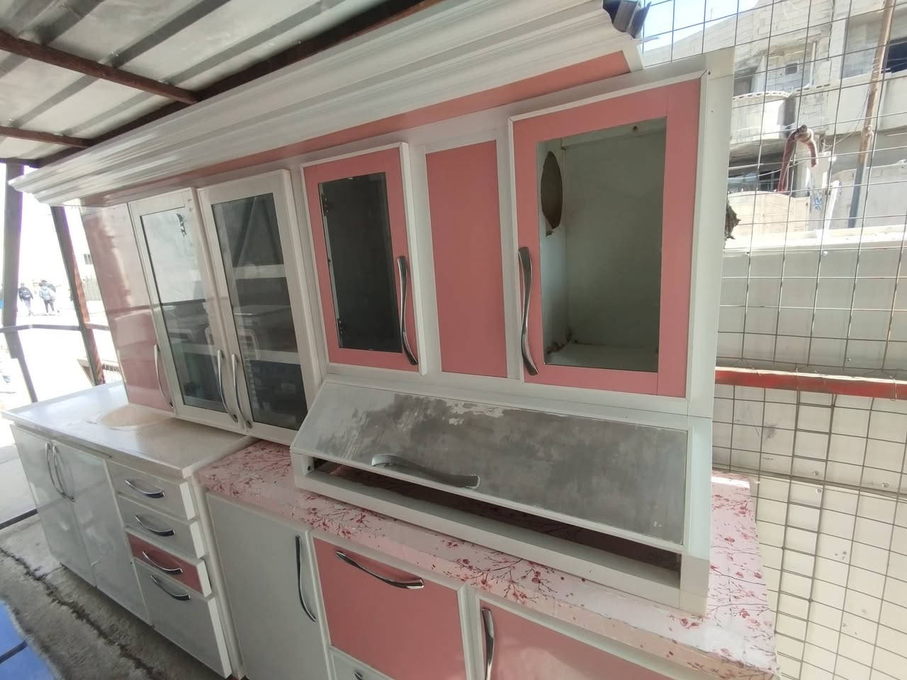 كاونتر تفصال اي عيب مابيه نضيف السعر 275 وبيه مجال الشراي يخابر ***********
