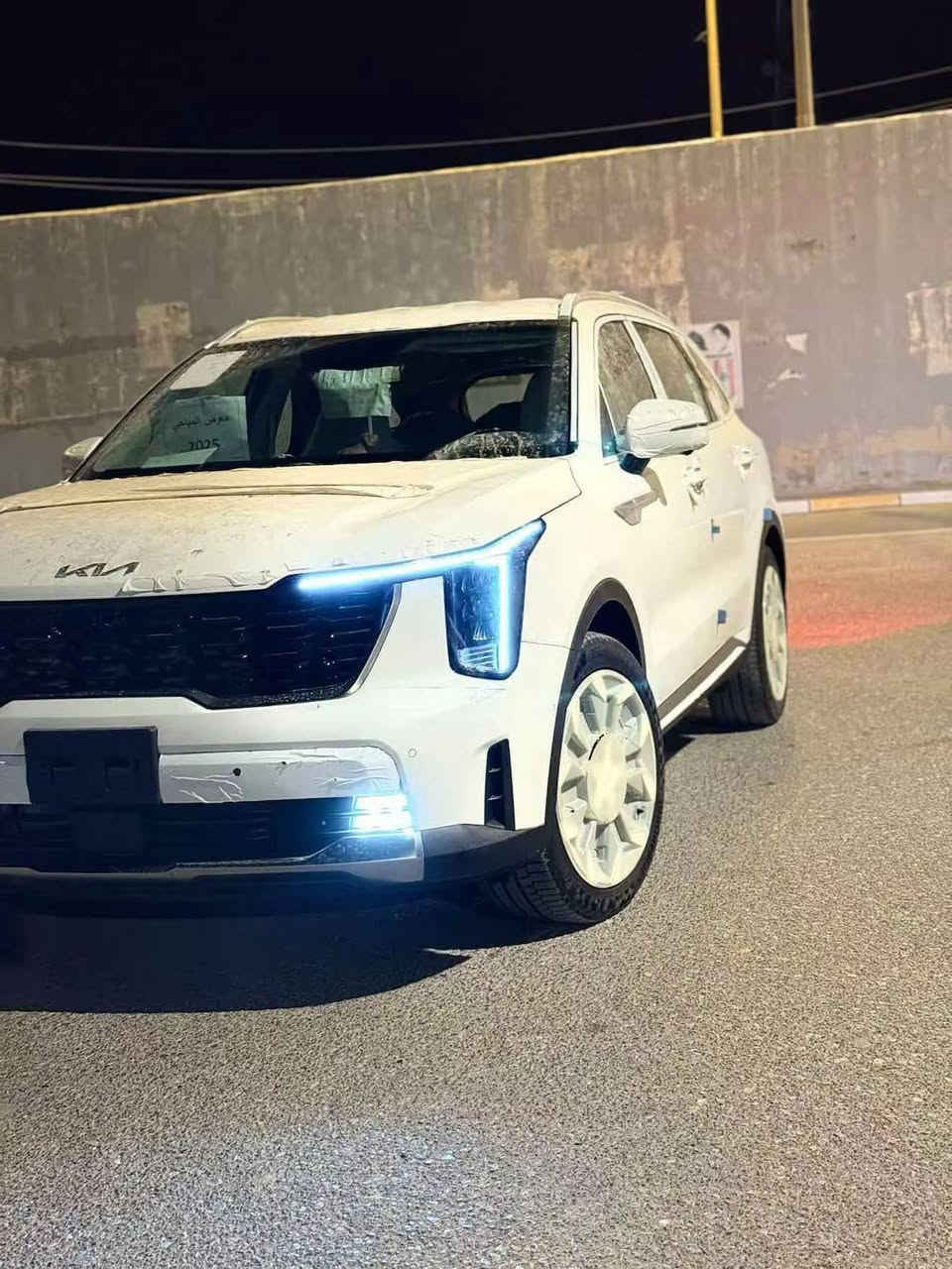 كيا سورنتو25 سياره كفاله ماشيه 13الف فول واحد على واحد رقم ابن عمي محمد *********** مكاني العماره واذا مراوس موديل 17او16و15عادي  اني مكلف بنشر
