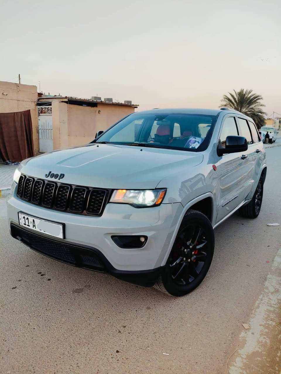 جيب موديل 2021وارد أمريكي بيهة ضرر صفحتين تخريب ومصبوغة عام لون سمارت مميز مكينة 6 سلندر 3600 تحكمات جيهتين حاكية حساس خلفي شاشة كامرة دوارة كشنات جلد وكهرباء كشنات لونين ويل 20 اسود رياضي يدات سود مري اسود بلاك سبايدر خلفي وبيهة مواصفات اكثر مكينة وكير مكفولات صدر امامي وخلفي جدد تبريد ثلج تخم تايرات جدد كهربائيات كلهة شغالة سياره جاهزه من كل شي اي نقص مابيهة رقم بغداد الدولي الجديد بسمي سعر ١٩٥ وبيهة مجال للشراي للستفسار*********** عنوان بغداد البلديات
