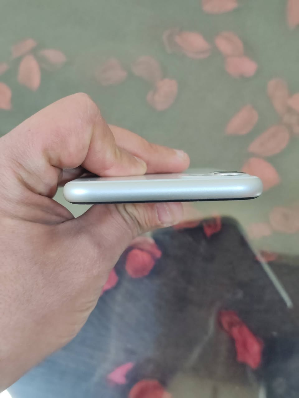 سلام عليكم
ايفون 11 للبيع او مراوس حسب قناعه
بطاريه 83 ذاكره 128 مامفتوح جلخ مابي
الموصل مكاني الأيسر سعر 275 بي مجال شي بصيط
رقم تلفون ***********
