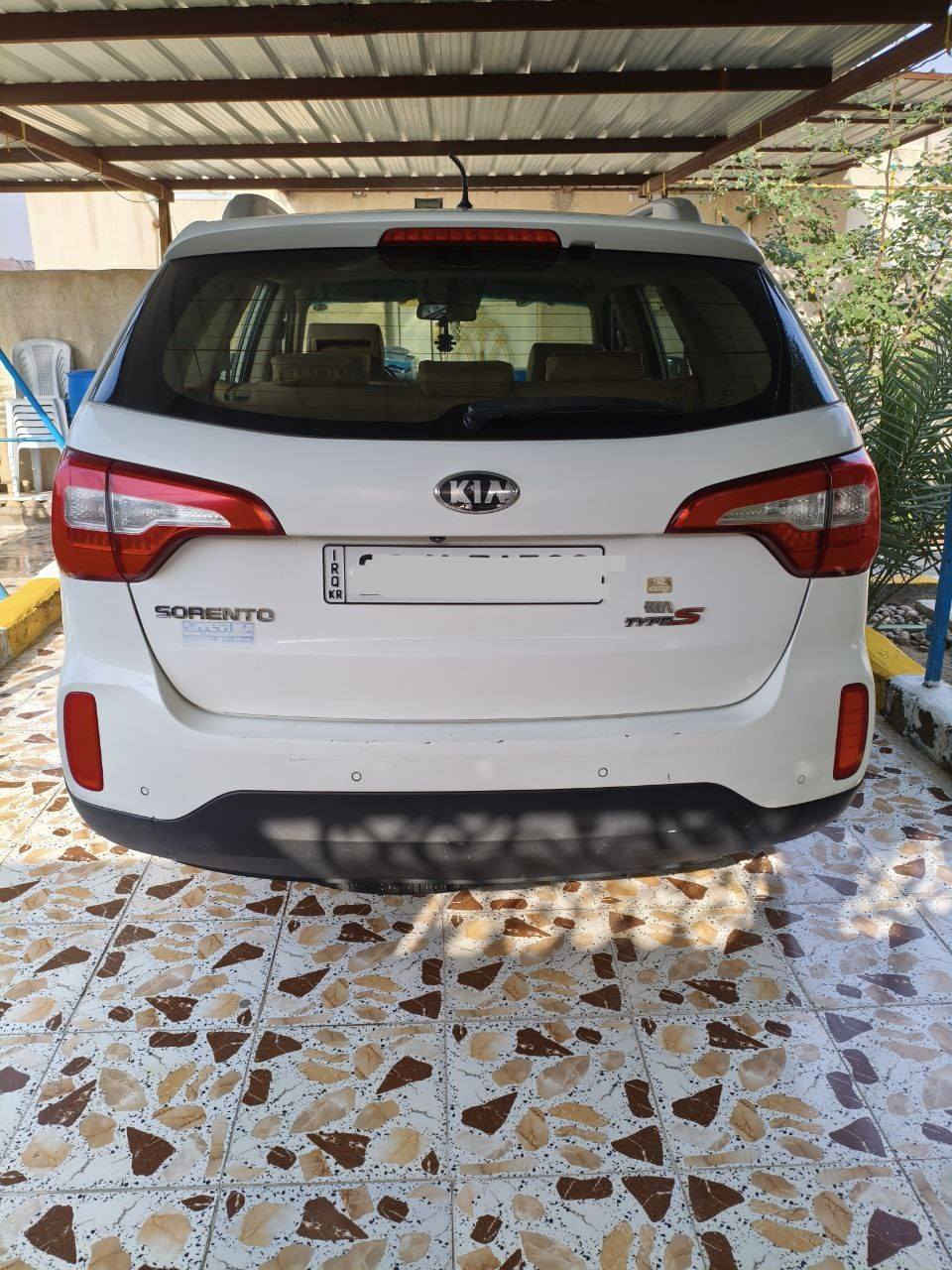 السلام عليكم
سورنتو للبيع موديل14خليجي 
سياره كفاله ضربه وصبغ
محرك4دوش
7راكب
تبريد3قطع
السياره باسمي رقم اربيل
هزه وسنويه اصدار جديد
العنوان:البصره الزبير
السعر: 165
للتواصل: ***********
