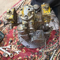 مضخة • مستعملة • ٤ طن