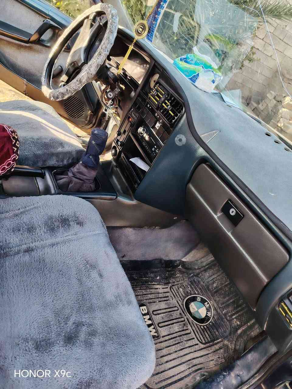 السلام عليكم اوبل اوميكا  رقم صلاح الدين سنويه جديده لل27 حجم 20 مكينه جديده كير عادي صدر امامي  صدر خلفي جديد تخم تاير باتري جديد سقفيه كشنات مدوشمه كهربائيات كله شغاله  السعر 30 وبيها مجال
للاستفسار ***********
